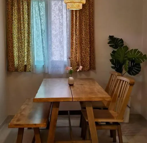 Apartment Retro House - Foreigners Only
